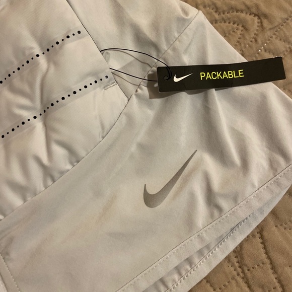 Nike Aeroloft Vest - Picture 4 of 5